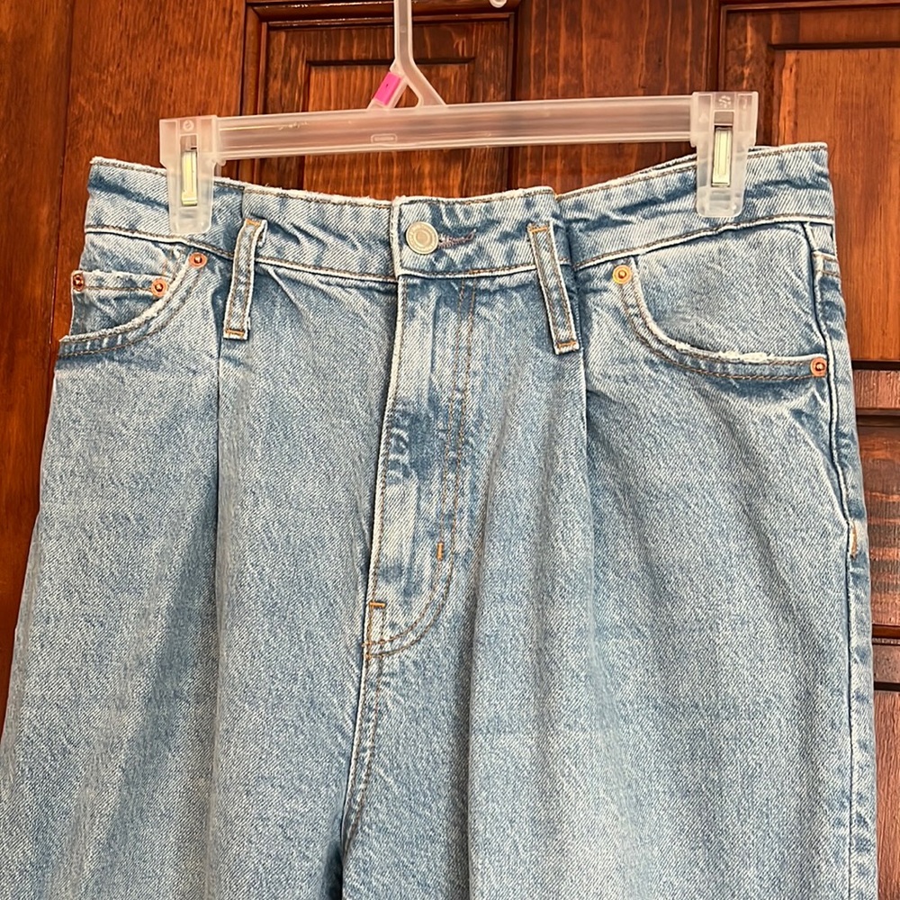 Light Wash Zara Boyfriend Jeans